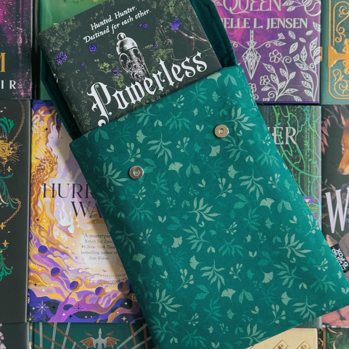 Evergreen padded book sleeve