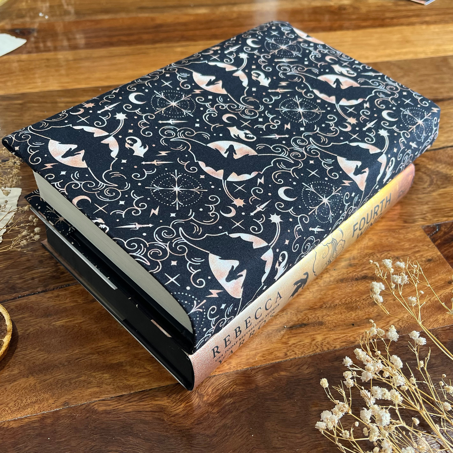 Fourth Wing fabric dust jacket - Rebecca Yarros