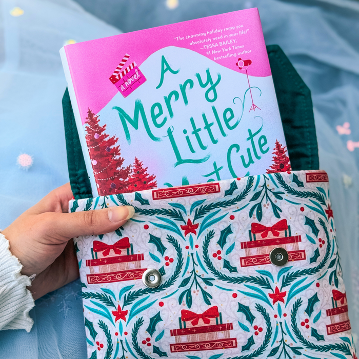 Holiday Reads padded book sleeve