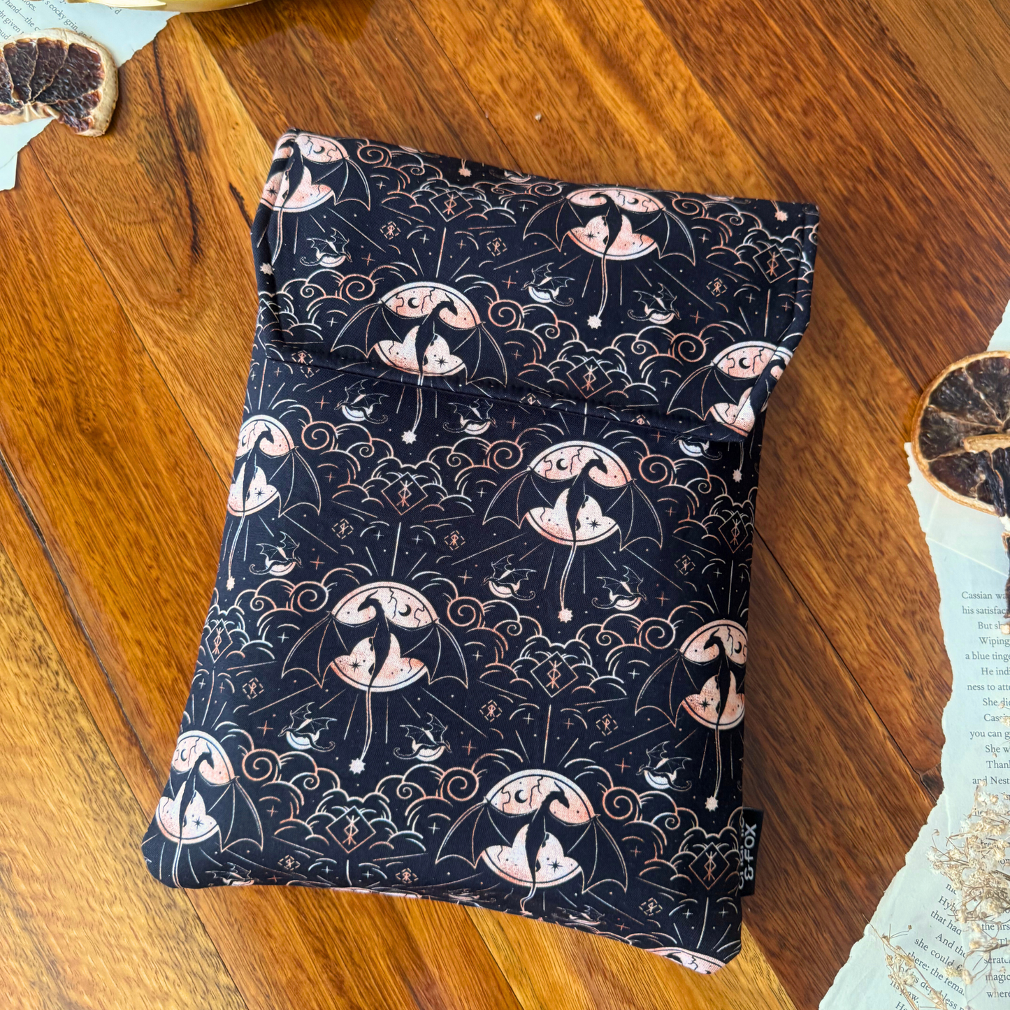 Iron Flame 2.0 padded book sleeve - Rebecca Yarros