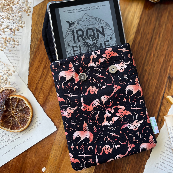 Iron Flame padded e-reader sleeve - Rebecca Yarros