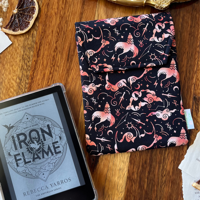 Iron Flame padded e-reader sleeve - Rebecca Yarros