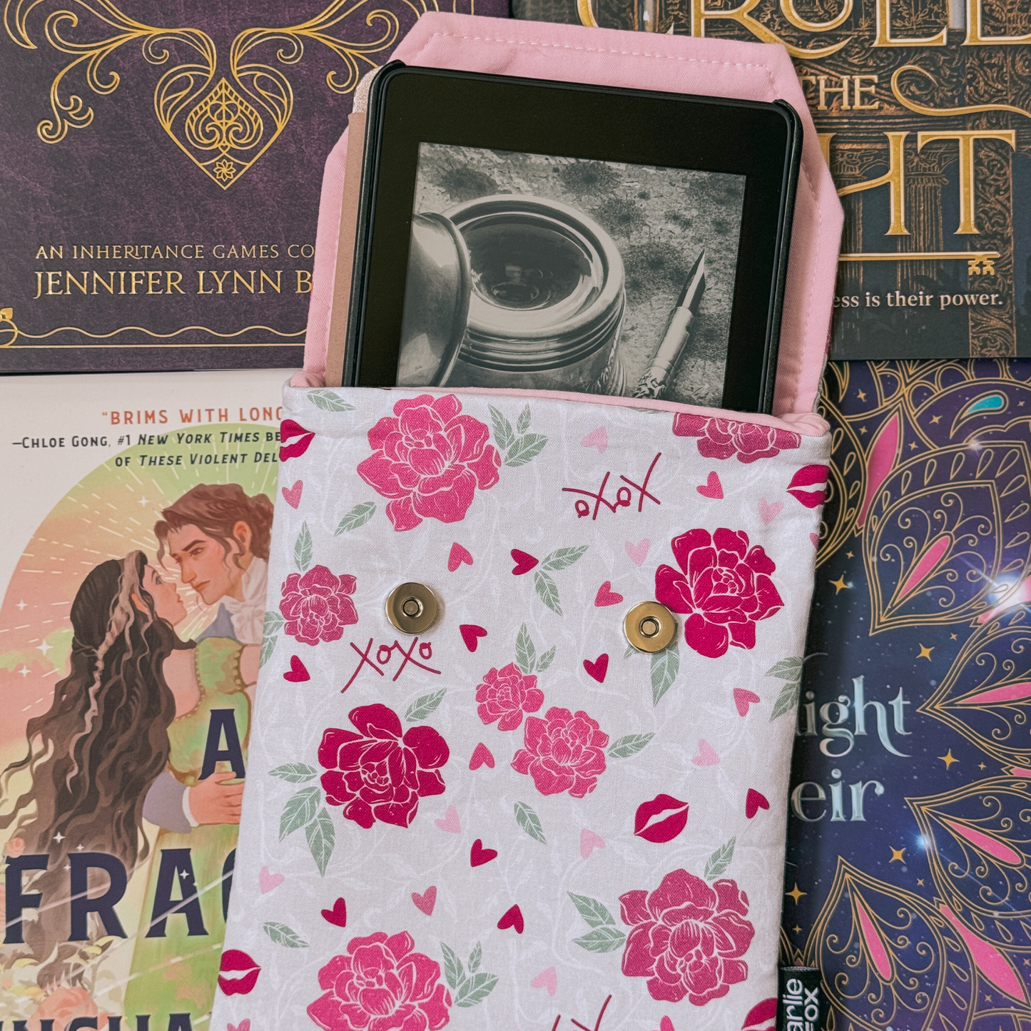 Light Romance e-reader sleeve