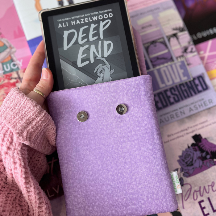 Lilac padded e-reader sleeve (limited edition)