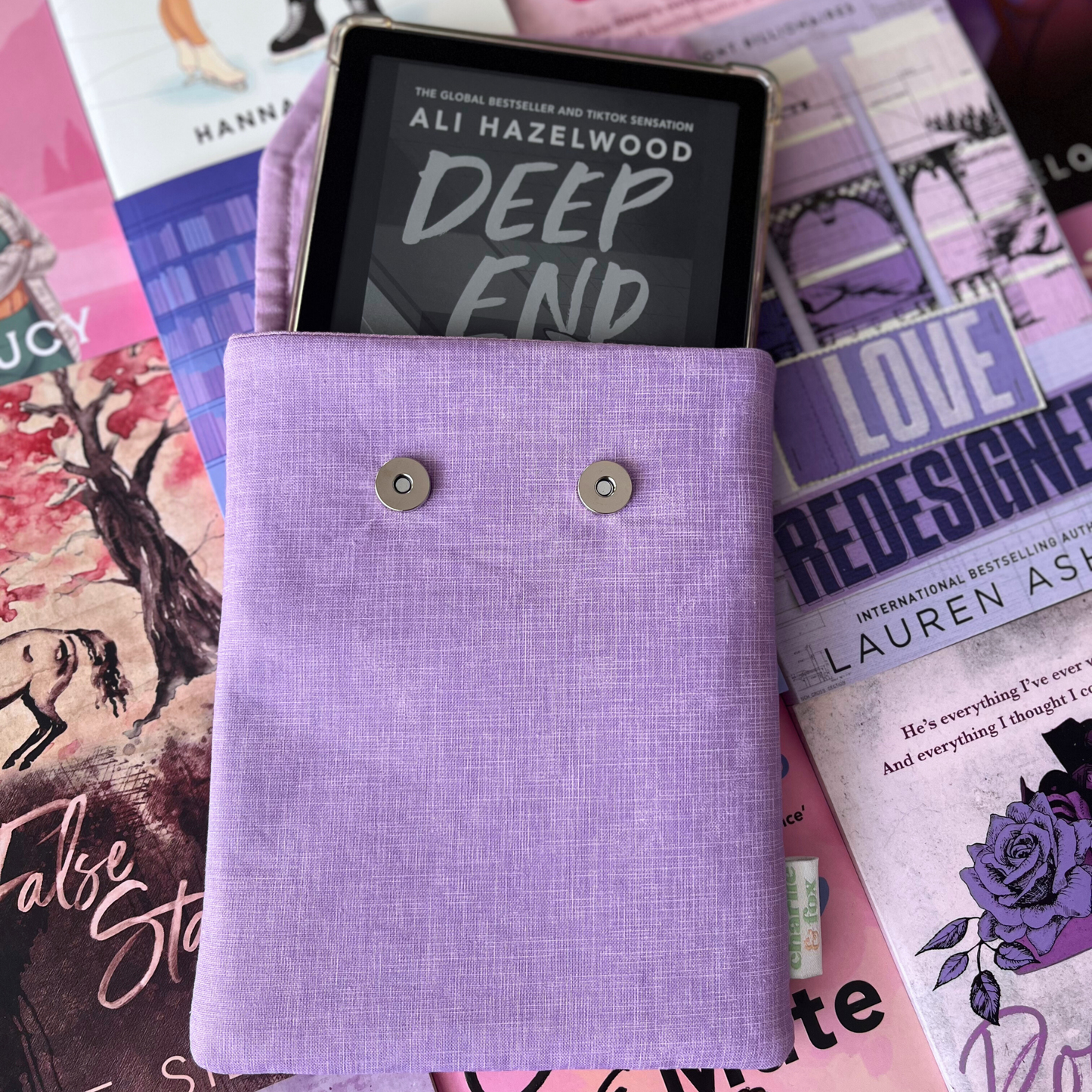 Lilac padded e-reader sleeve (limited edition)