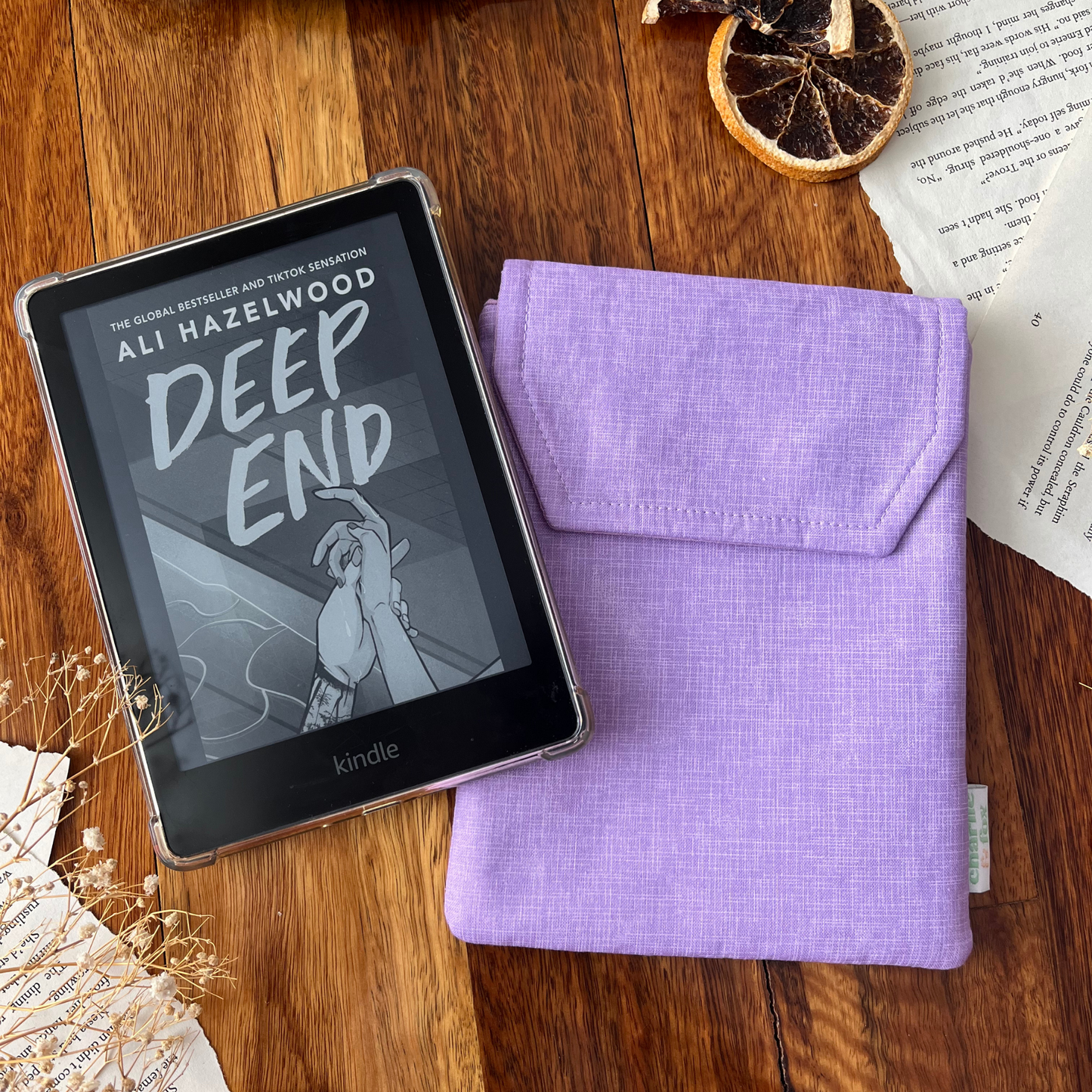 Lilac padded e-reader sleeve (limited edition)
