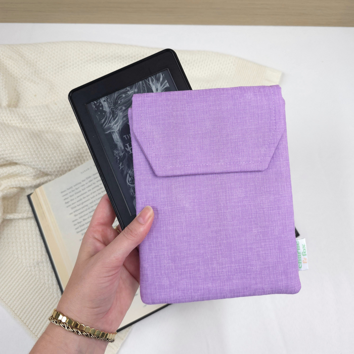 Lilac padded e-reader sleeve (limited edition)