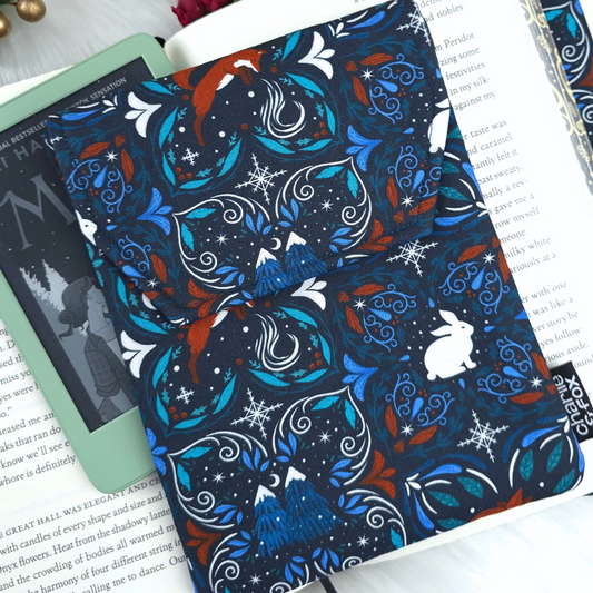 Midnight Winter Fox padded e-reader sleeve