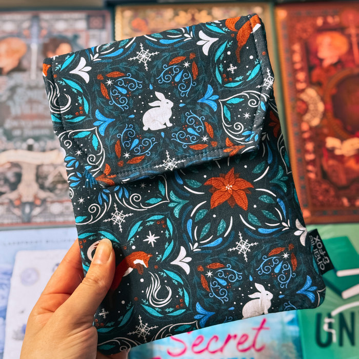 Midnight Winter Fox padded e-reader sleeve