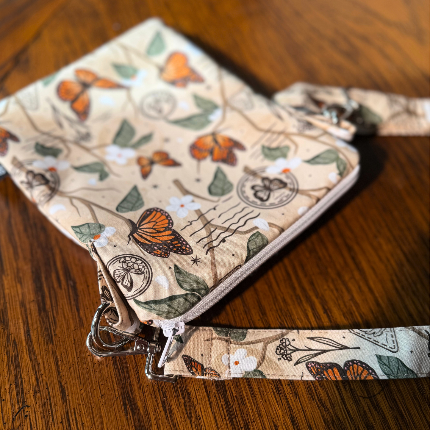 Monarch Story crossbody sleeve