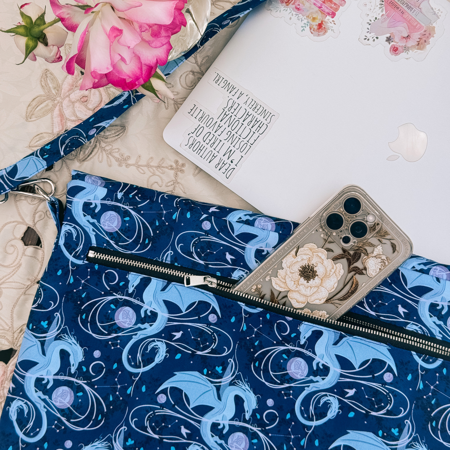 Moonplume satchel (When The Moon Hatched - Sarah A. Parker)