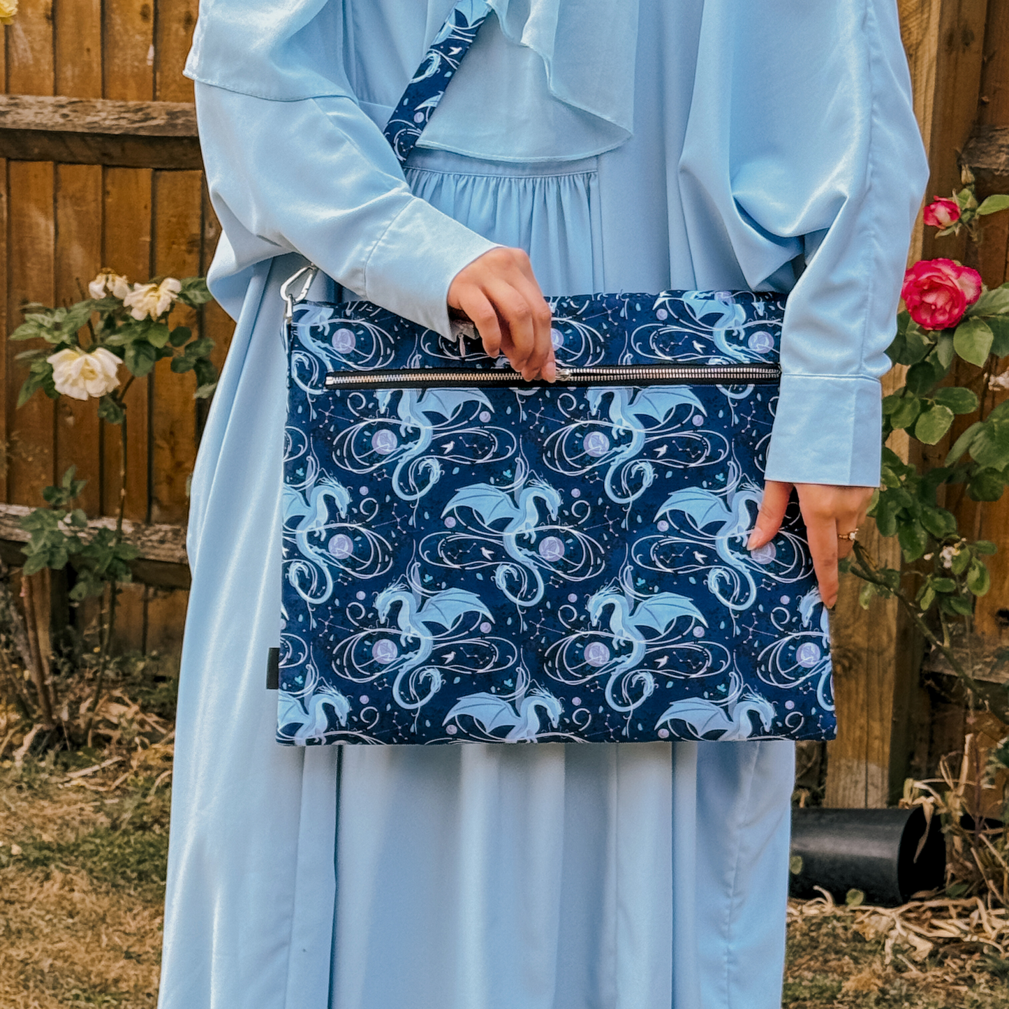 Moonplume satchel (When The Moon Hatched - Sarah A. Parker)