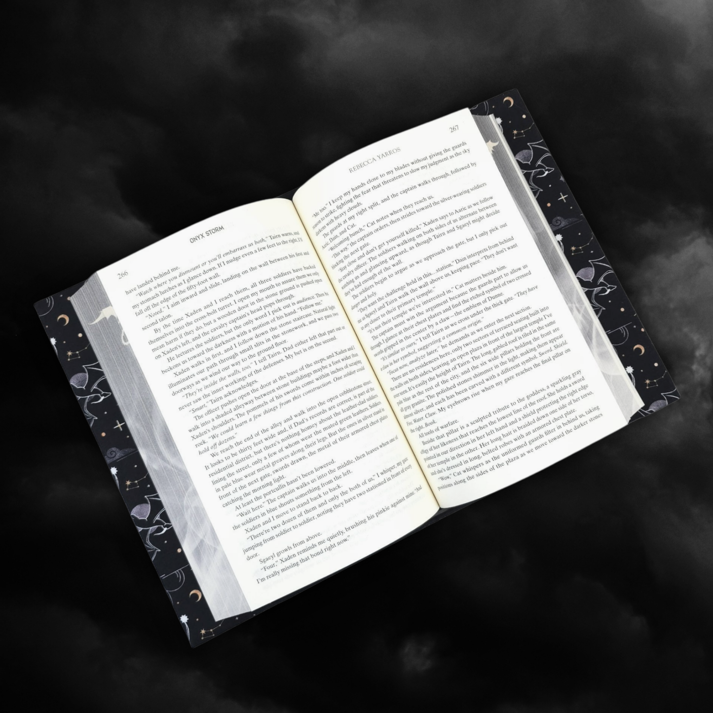 Onyx Storm fabric dust jacket - Rebecca Yarros