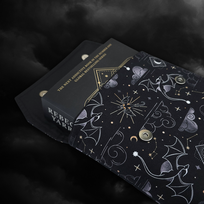 Onyx Storm padded book sleeve - Rebecca Yarros