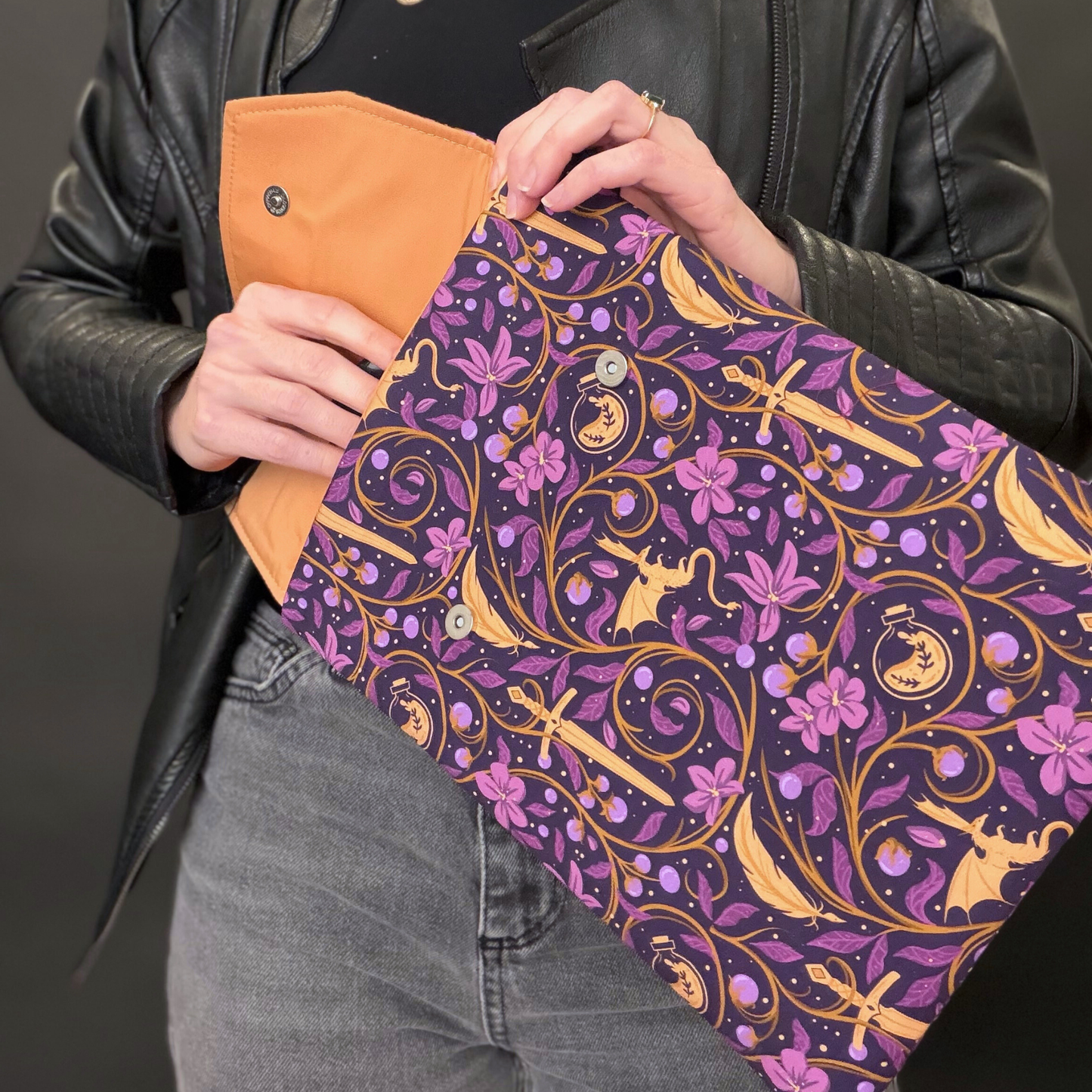 Fourth Wing Quadrants padded book sleeve - Rebecca Yarros