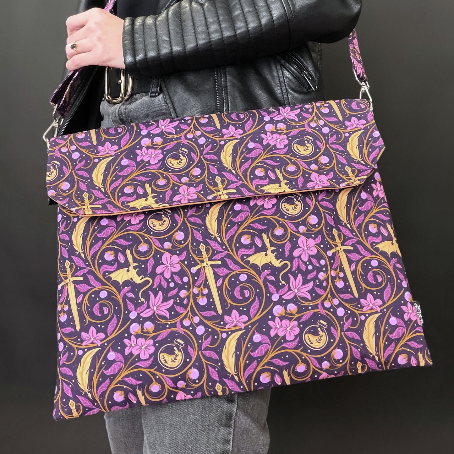 Fourth Wing Quadrants satchel - Rebecca Yarros
