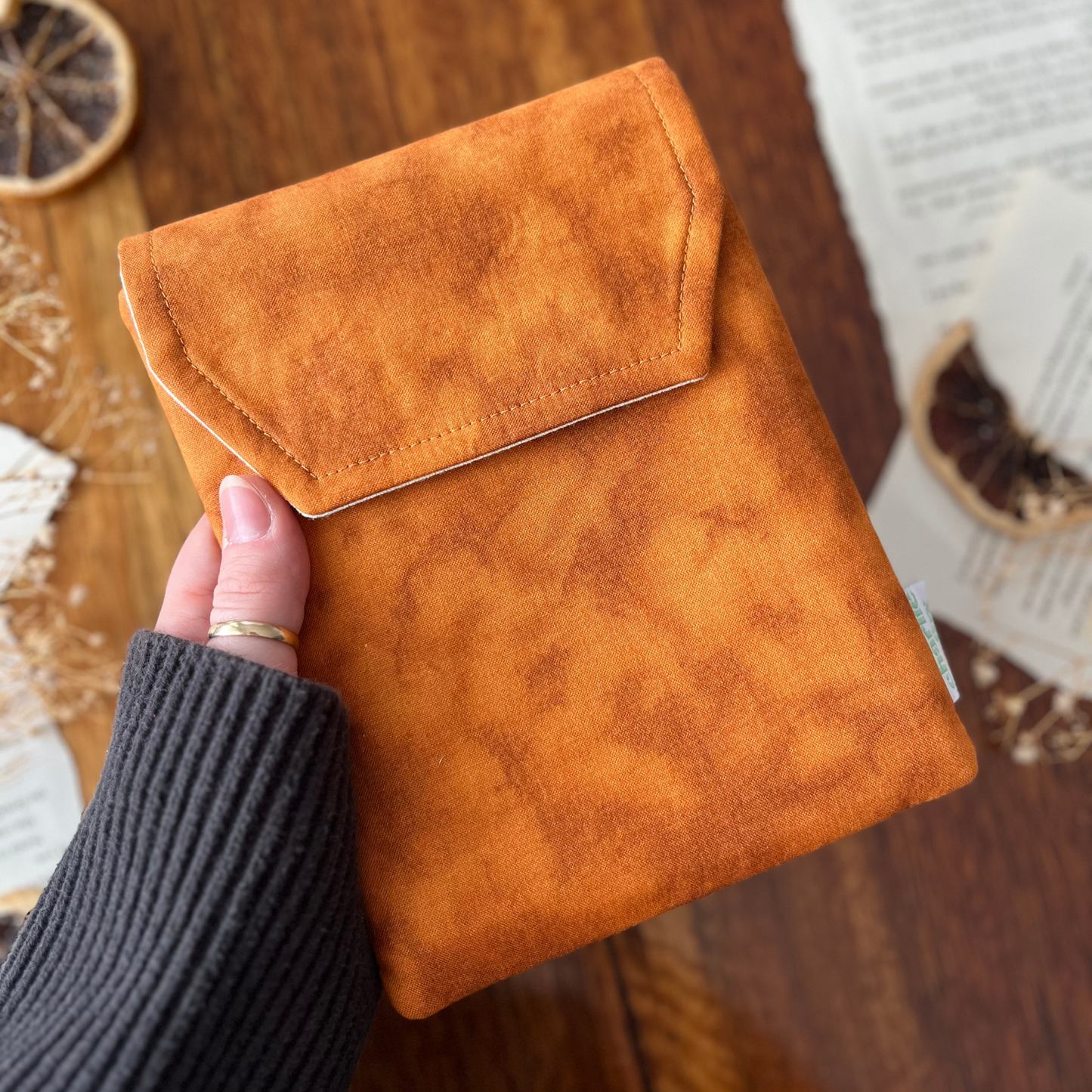 Caramel Latte padded e-reader sleeve