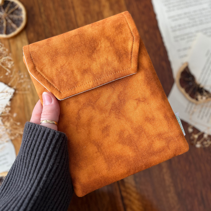 Caramel Latte padded e-reader sleeve