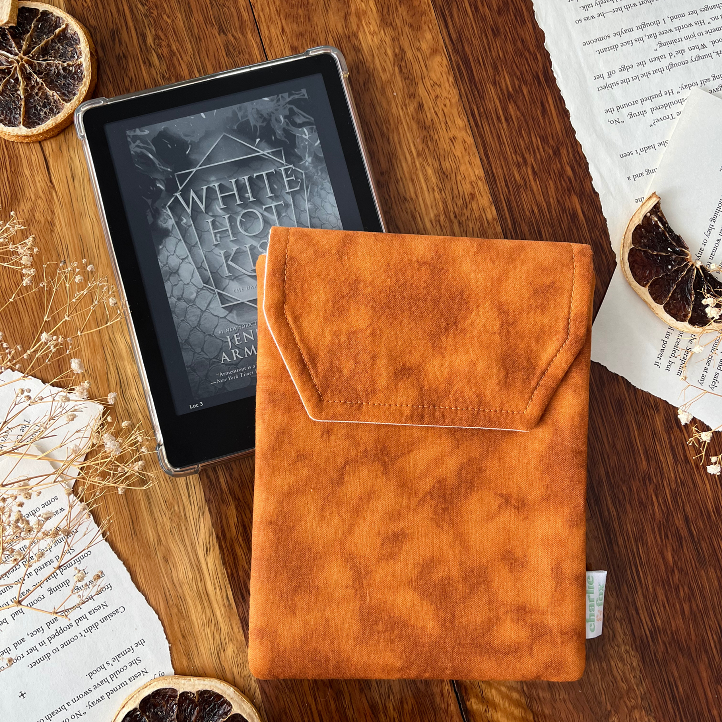 Caramel Latte padded e-reader sleeve