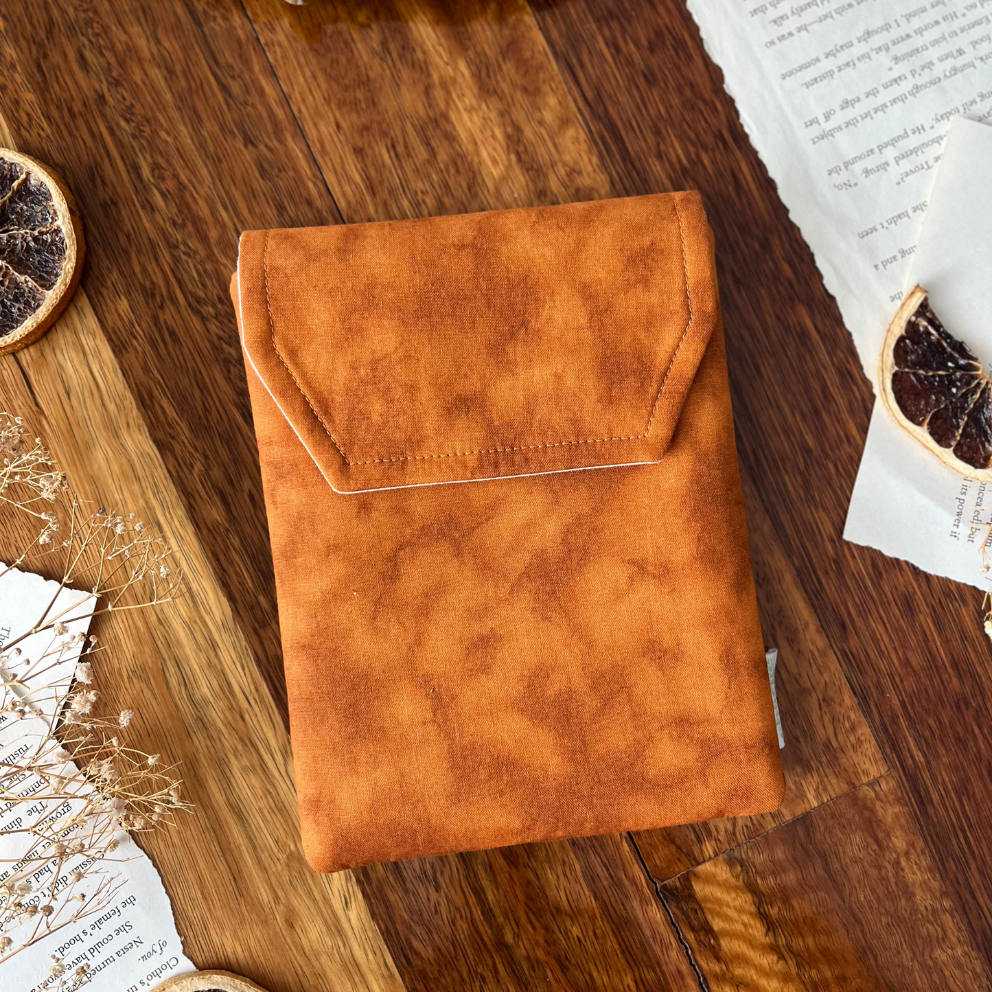 Caramel Latte padded e-reader sleeve