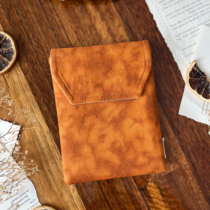 Caramel Latte padded e-reader sleeve