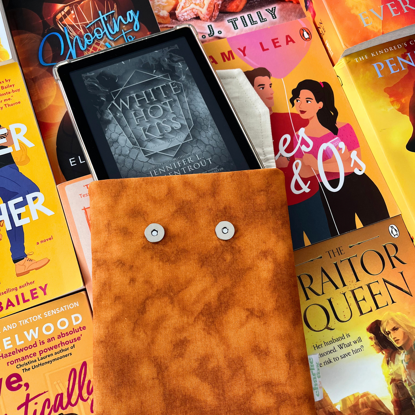 Caramel Latte padded e-reader sleeve