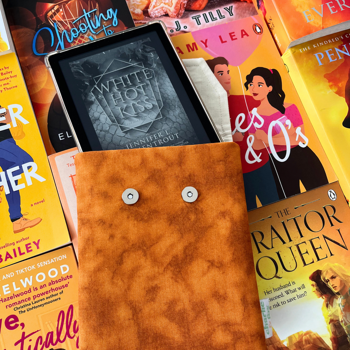 Caramel Latte padded e-reader sleeve