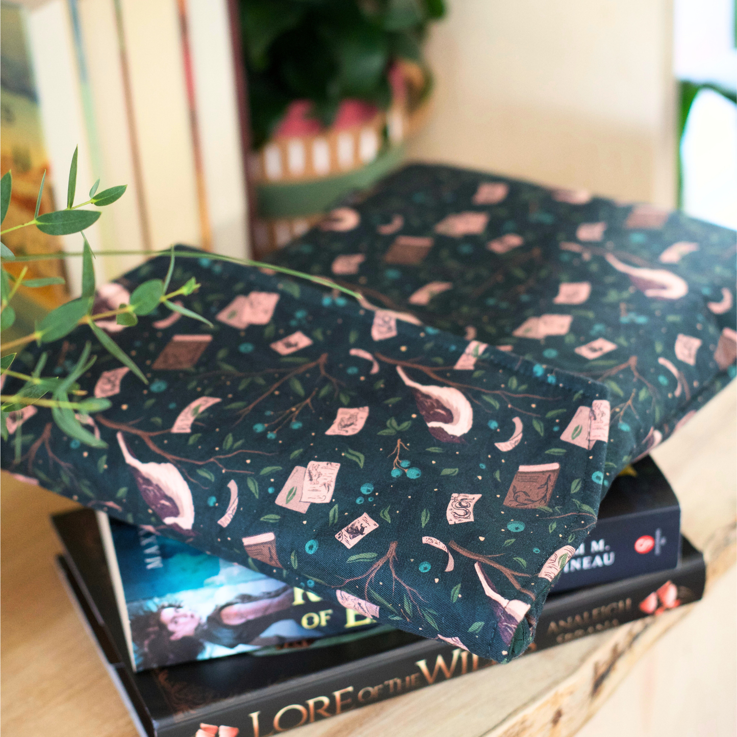 Shield of Sparrows padded book sleeve - Devney Perry