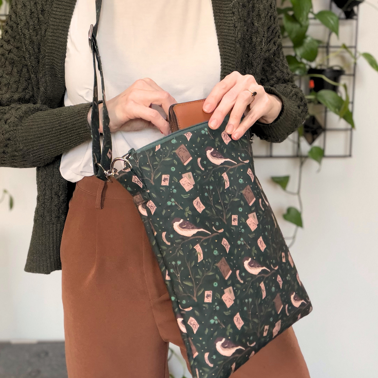 Shield of Sparrows crossbody sleeve - Devney Perry