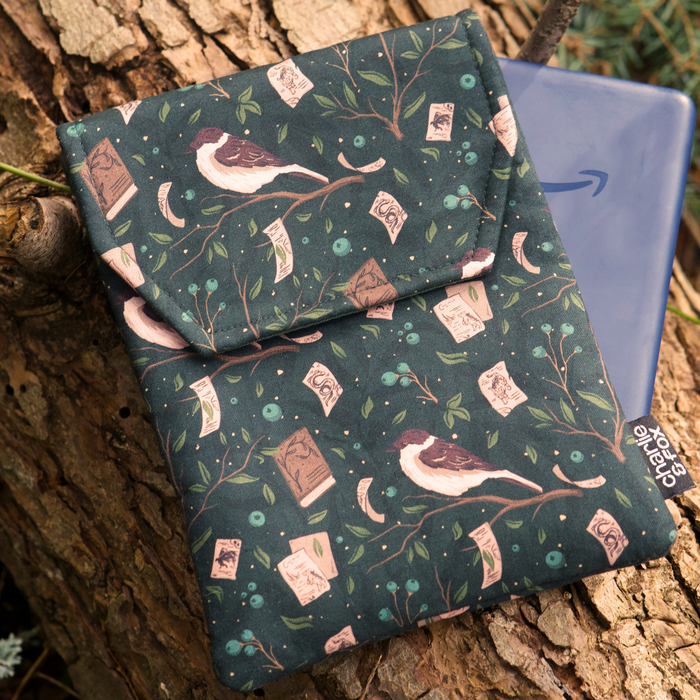Shield of Sparrows padded e-reader sleeve - Devney Perry