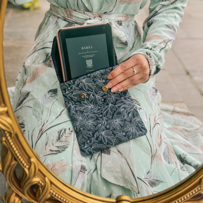 The Lily Garden padded e-reader sleeve