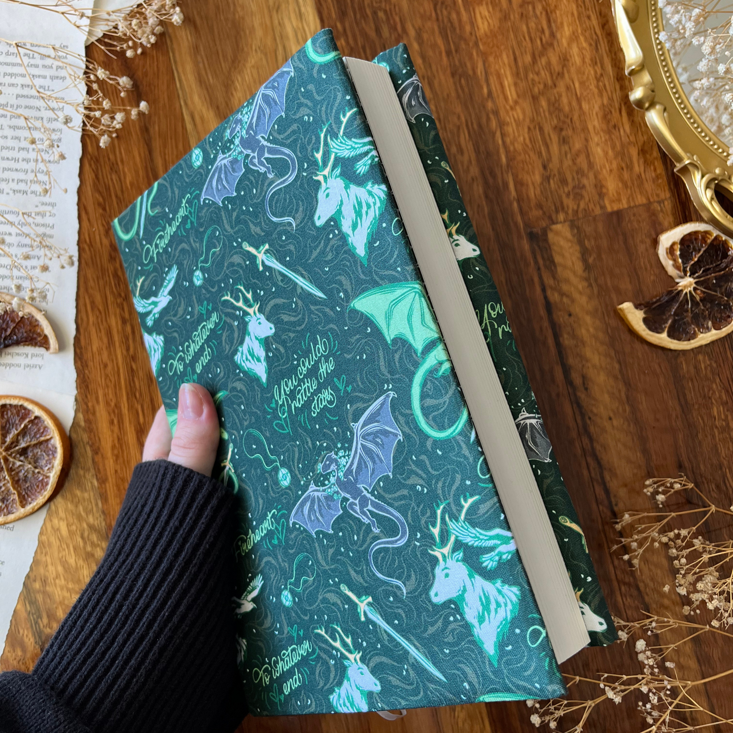 Throne of Glass fabric dust jacket