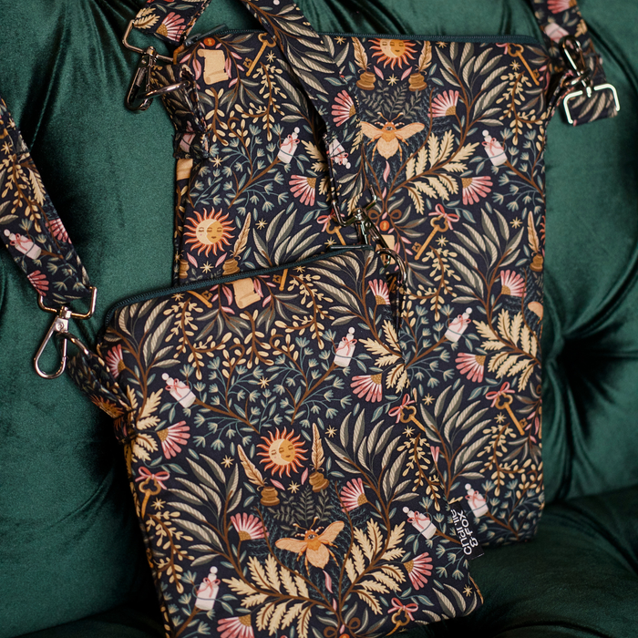Archive Jungle crossbody sleeve