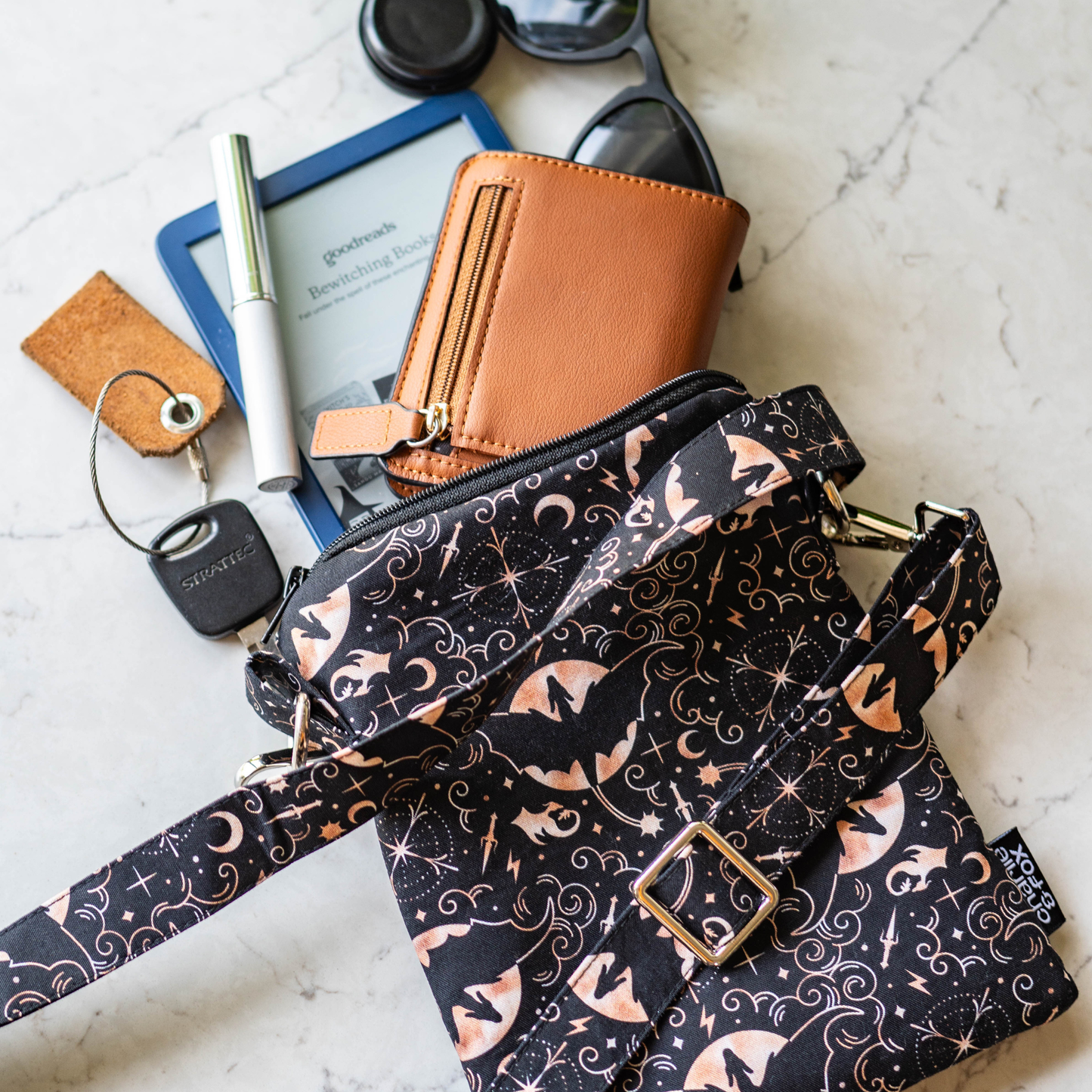 Fourth Wing crossbody sleeve - Rebecca Yarros