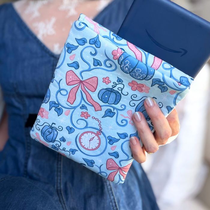 Midnight Hour padded e-reader sleeve